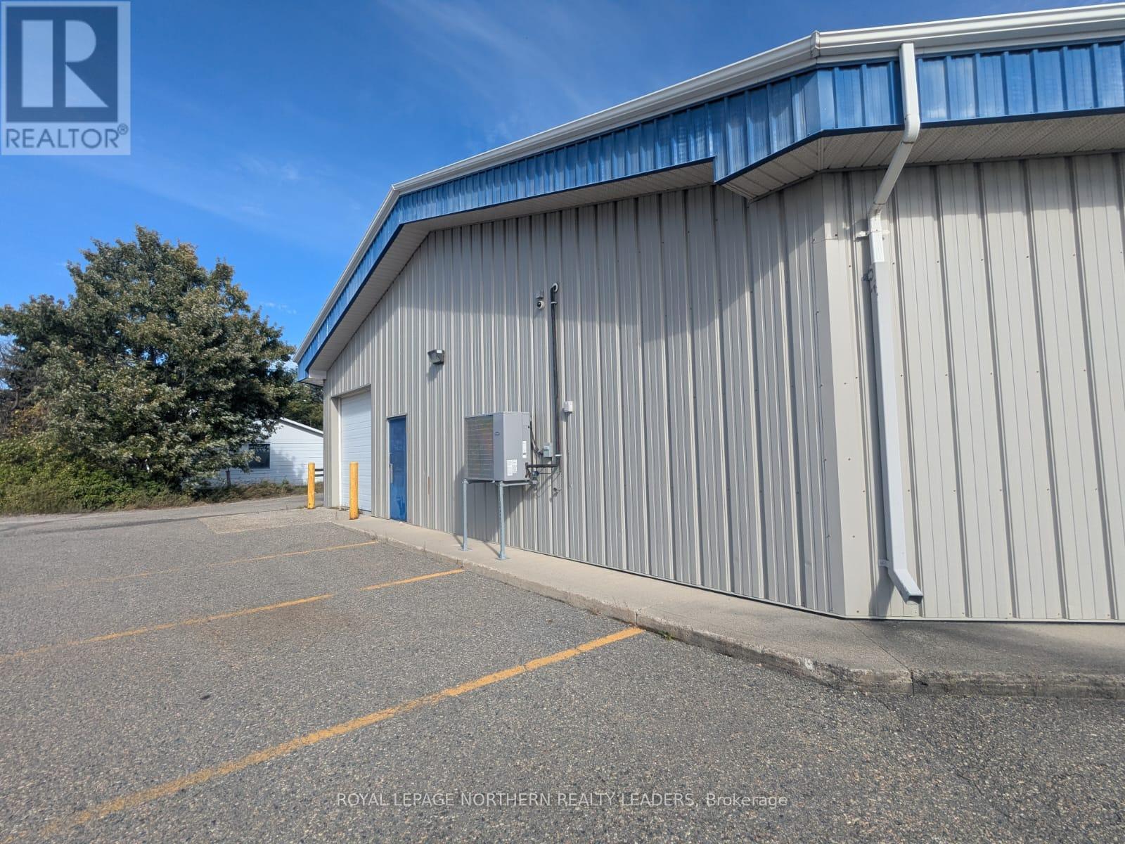 












1052 RIVERSIDE DRIVE

,
Timmins (MTJ - Main Area),




Ontario
P4N3W3

