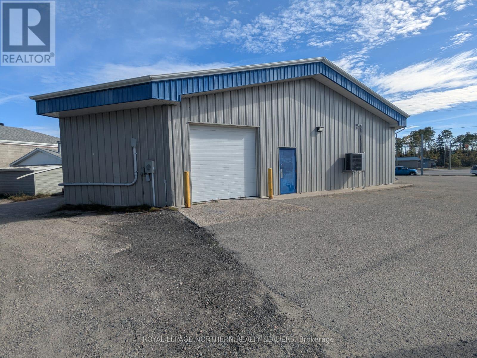 












1052 RIVERSIDE DRIVE

,
Timmins (MTJ - Main Area),




Ontario
P4N3W3

