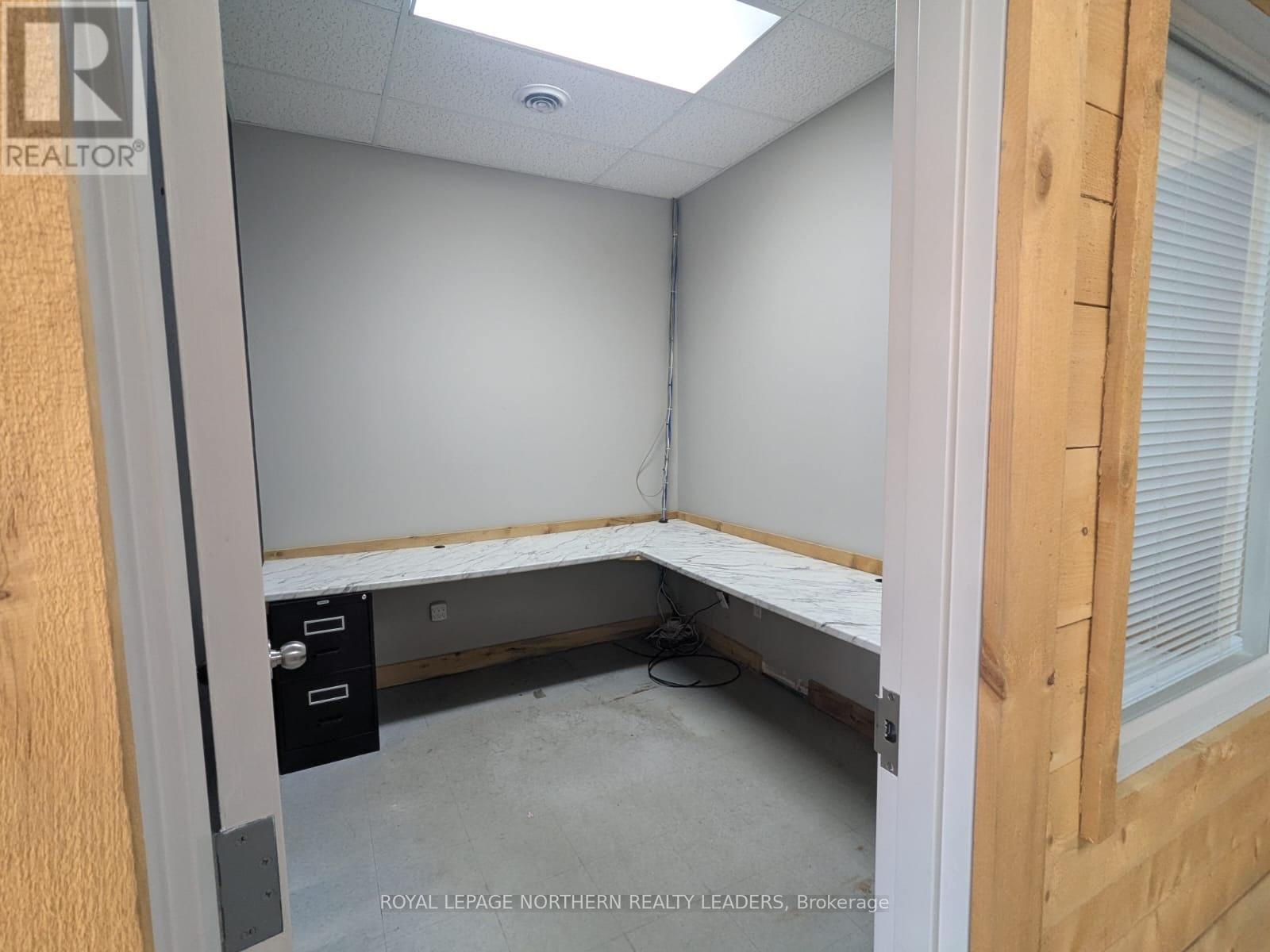 












1052 RIVERSIDE DRIVE

,
Timmins (MTJ - Main Area),




Ontario
P4N3W3

