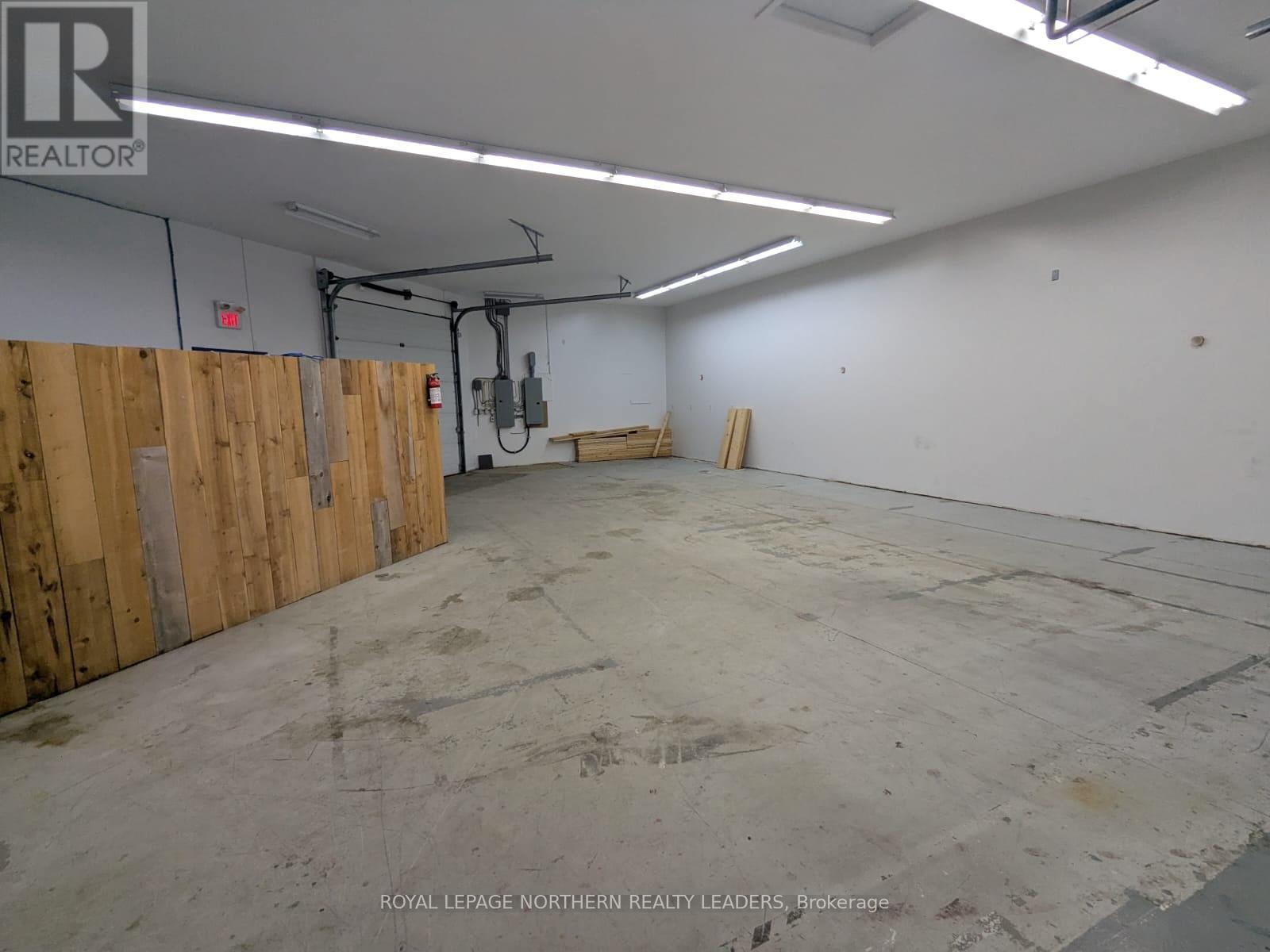 












1052 RIVERSIDE DRIVE

,
Timmins (MTJ - Main Area),




Ontario
P4N3W3

