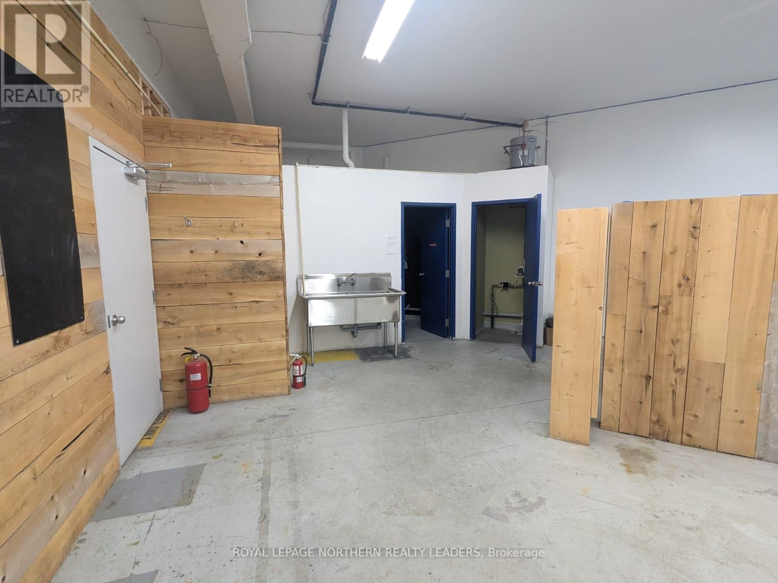 












1052 RIVERSIDE DRIVE

,
Timmins (MTJ - Main Area),




Ontario
P4N3W3

