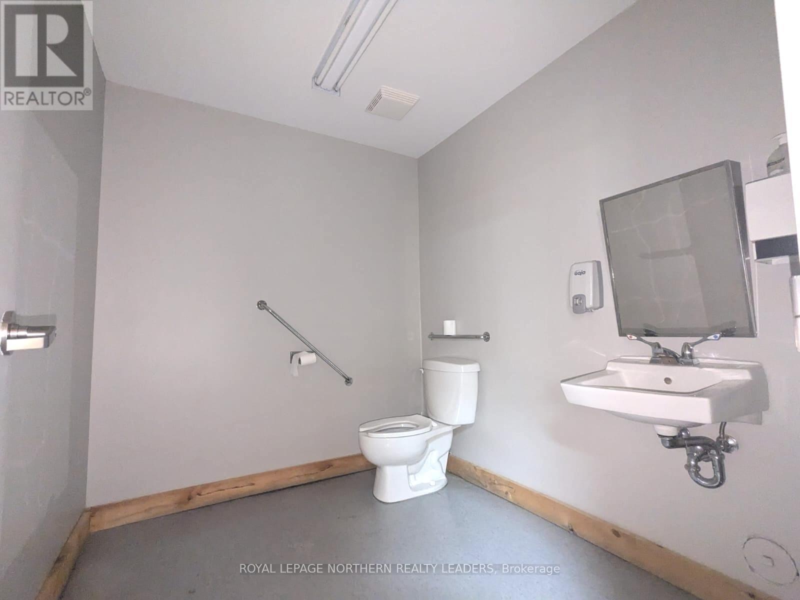 












1052 RIVERSIDE DRIVE

,
Timmins (MTJ - Main Area),




Ontario
P4N3W3

