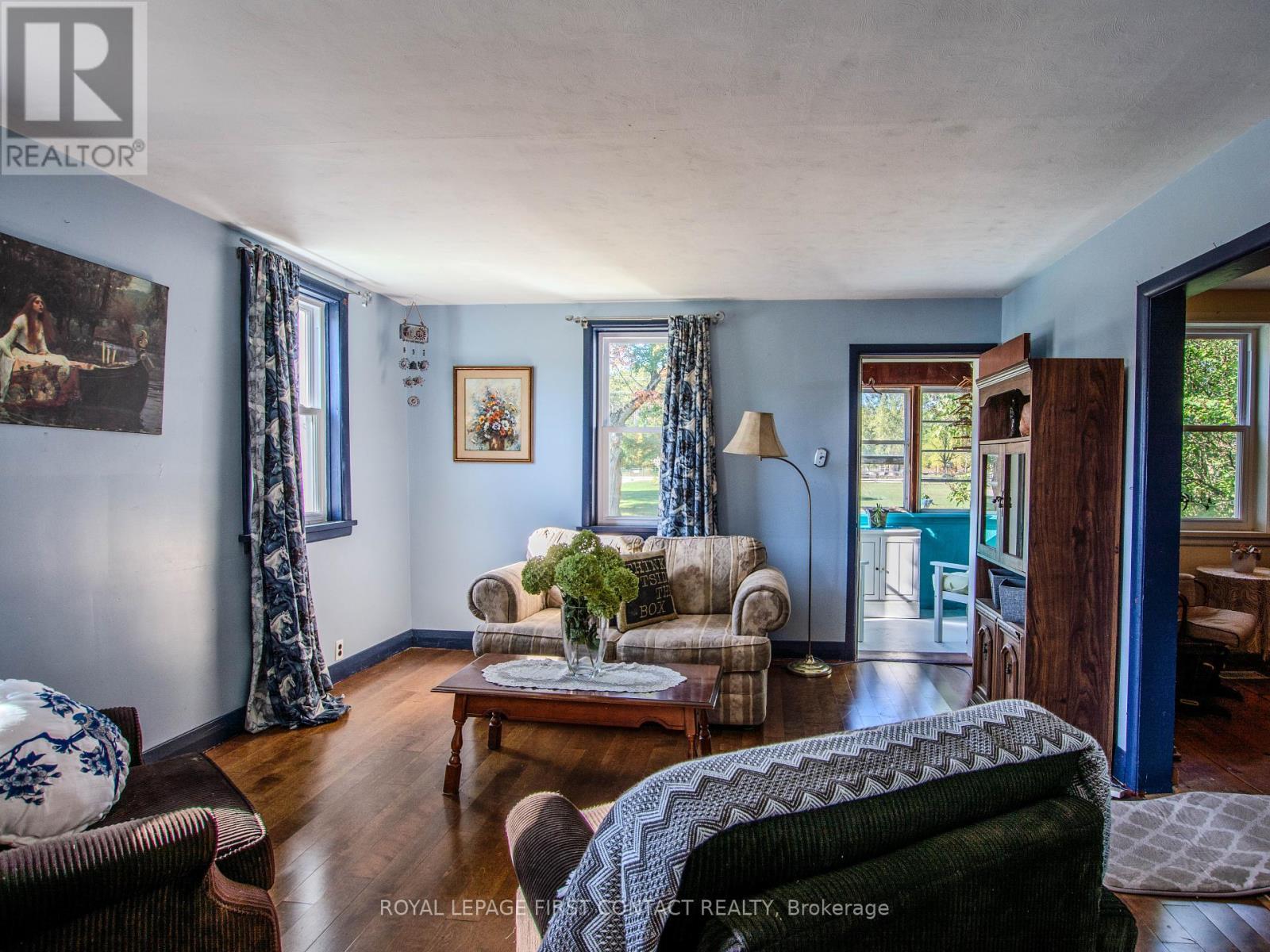 












2041 FLOS 4 ROAD W

,
Springwater,




Ontario
L0L2K0

