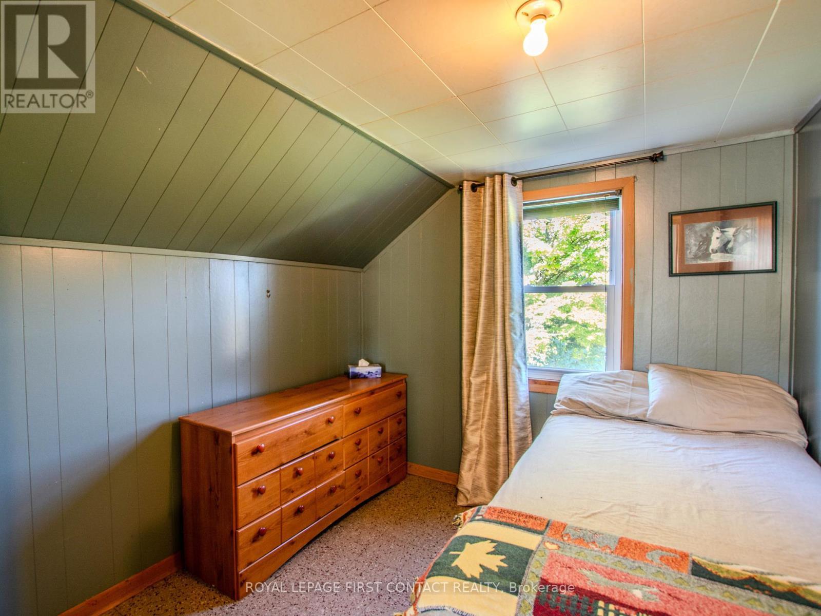 












2041 FLOS 4 ROAD W

,
Springwater,




Ontario
L0L2K0

