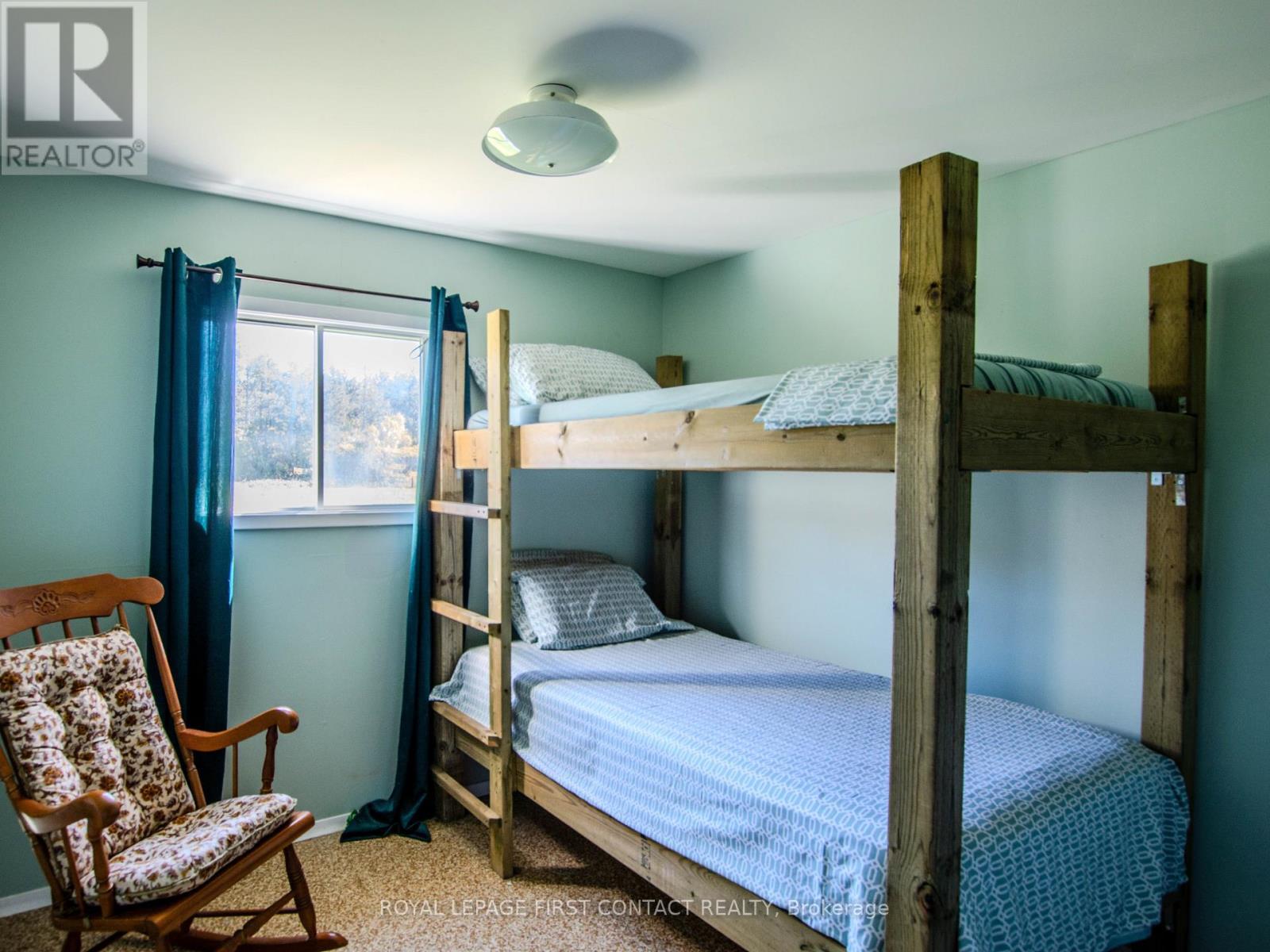 












2041 FLOS 4 ROAD W

,
Springwater,




Ontario
L0L2K0

