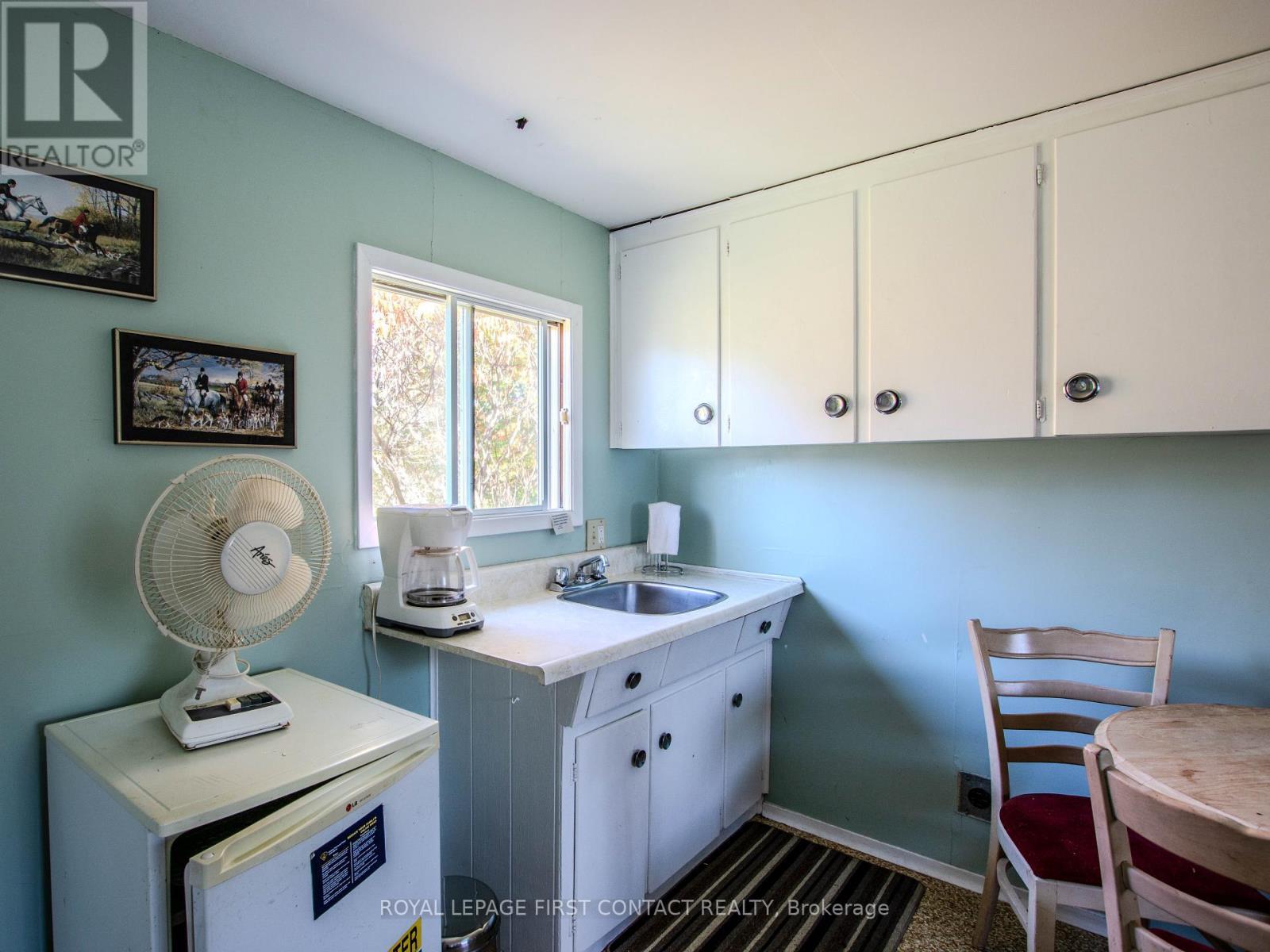 












2041 FLOS 4 ROAD W

,
Springwater,




Ontario
L0L2K0

