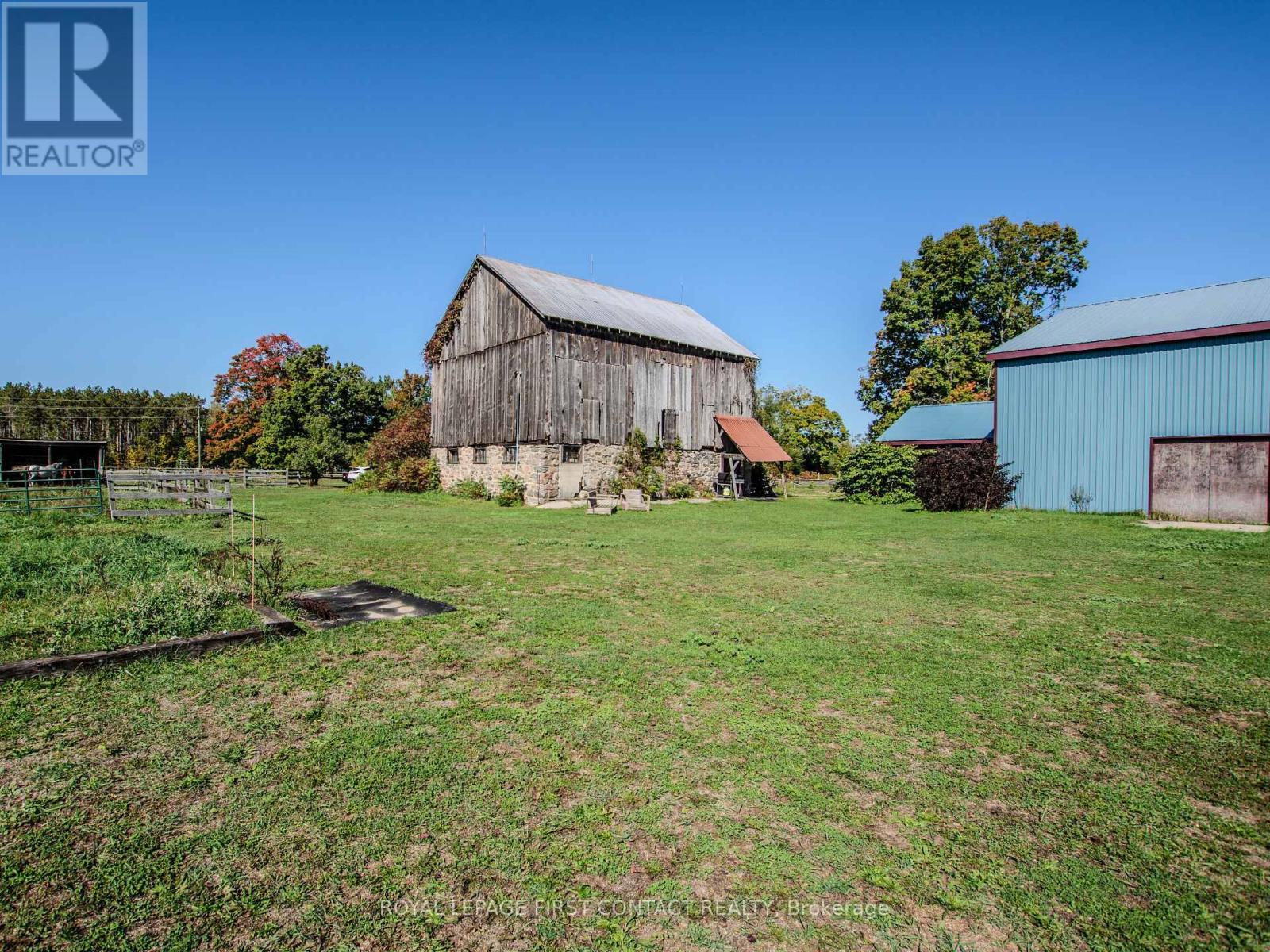 












2041 FLOS 4 ROAD W

,
Springwater,




Ontario
L0L2K0

