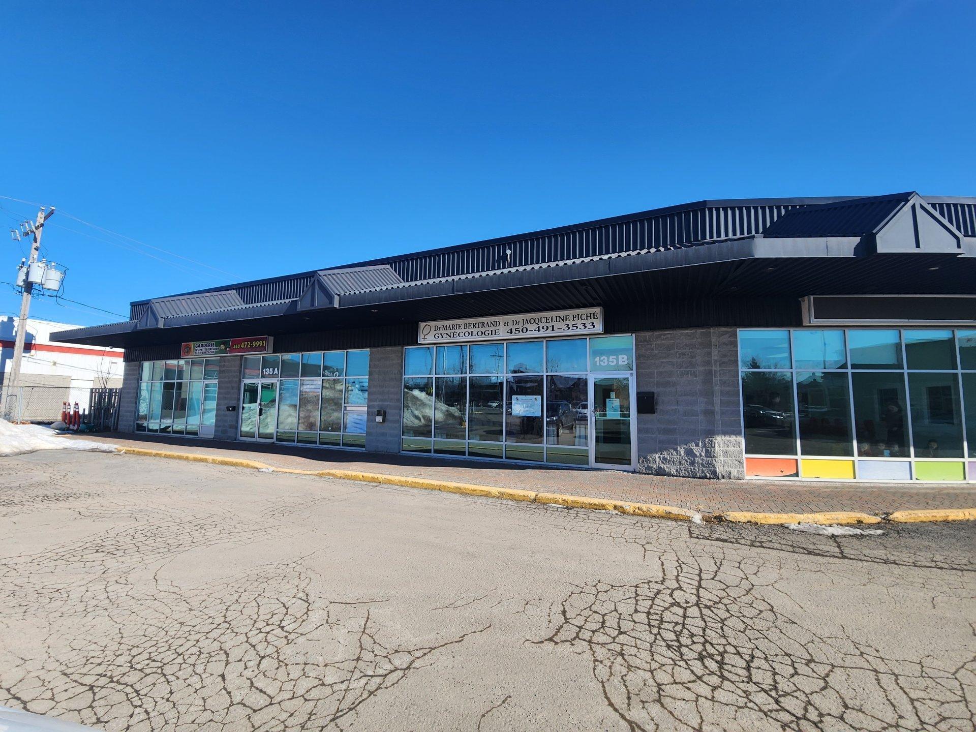 









135


25e Avenue

, B,
Saint-Eustache,




QC
J7P2V1

