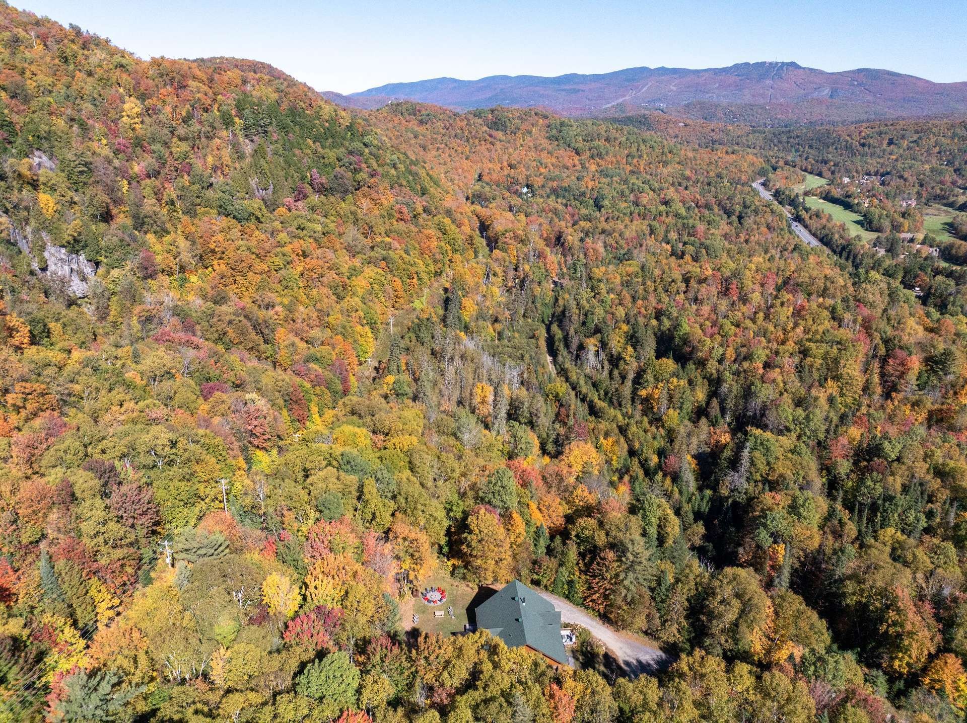 












Ch. de la Paroi

,
Mont-Tremblant,







QC
J8E2G1

