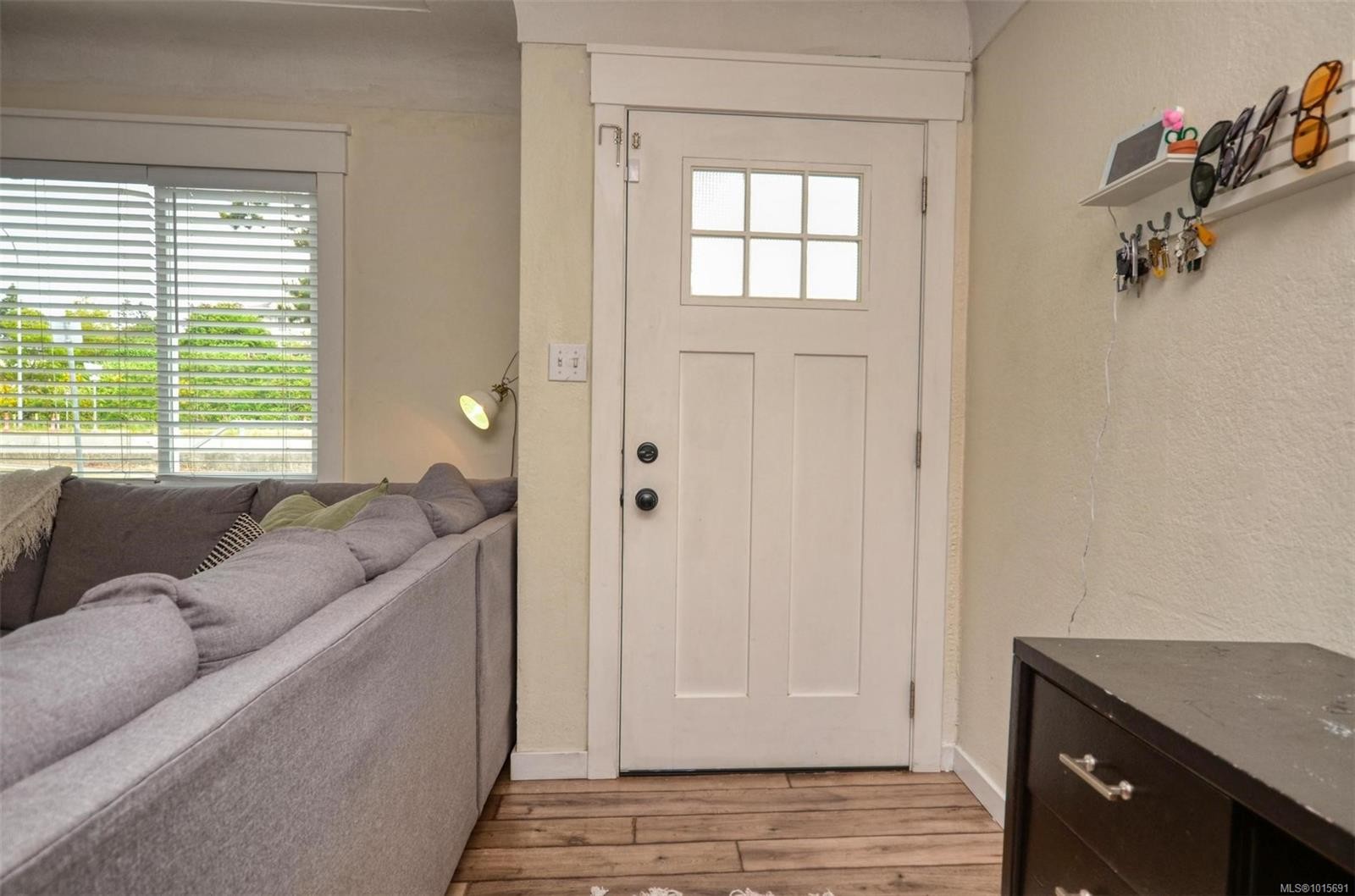 









271


Battleford

Ave,
Saanich,




BC
V8Z 1K7

