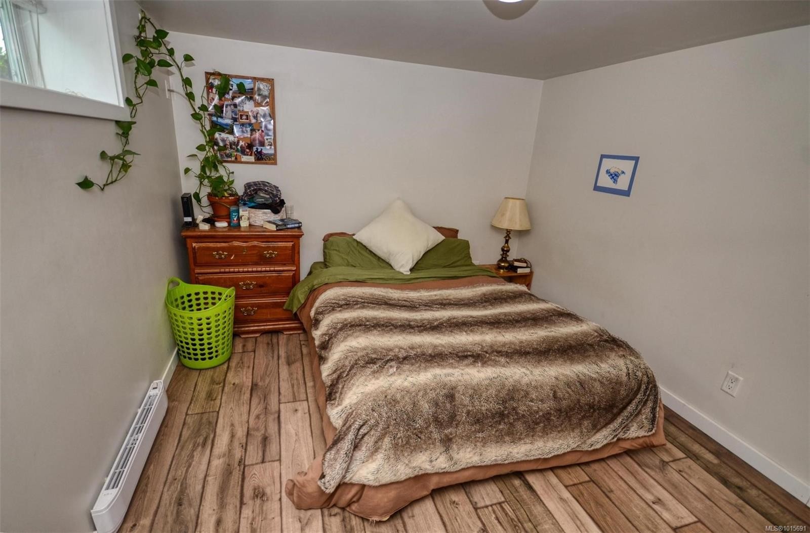 









271


Battleford

Ave,
Saanich,




BC
V8Z 1K7

