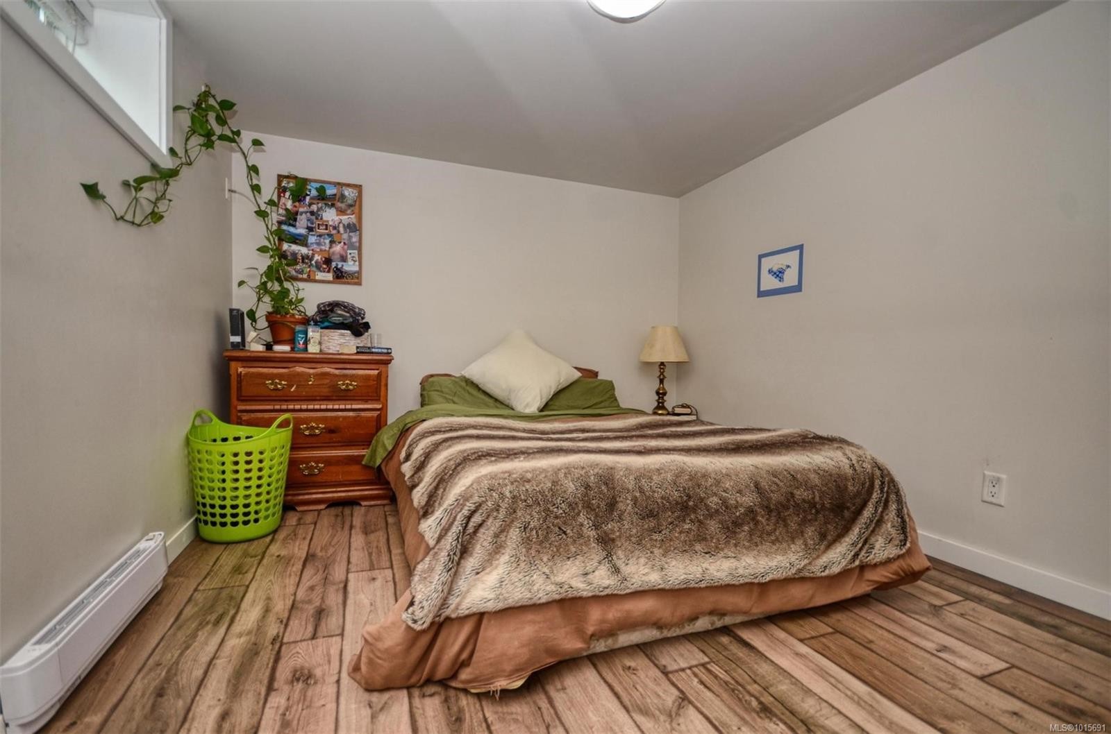 









271


Battleford

Ave,
Saanich,




BC
V8Z 1K7

