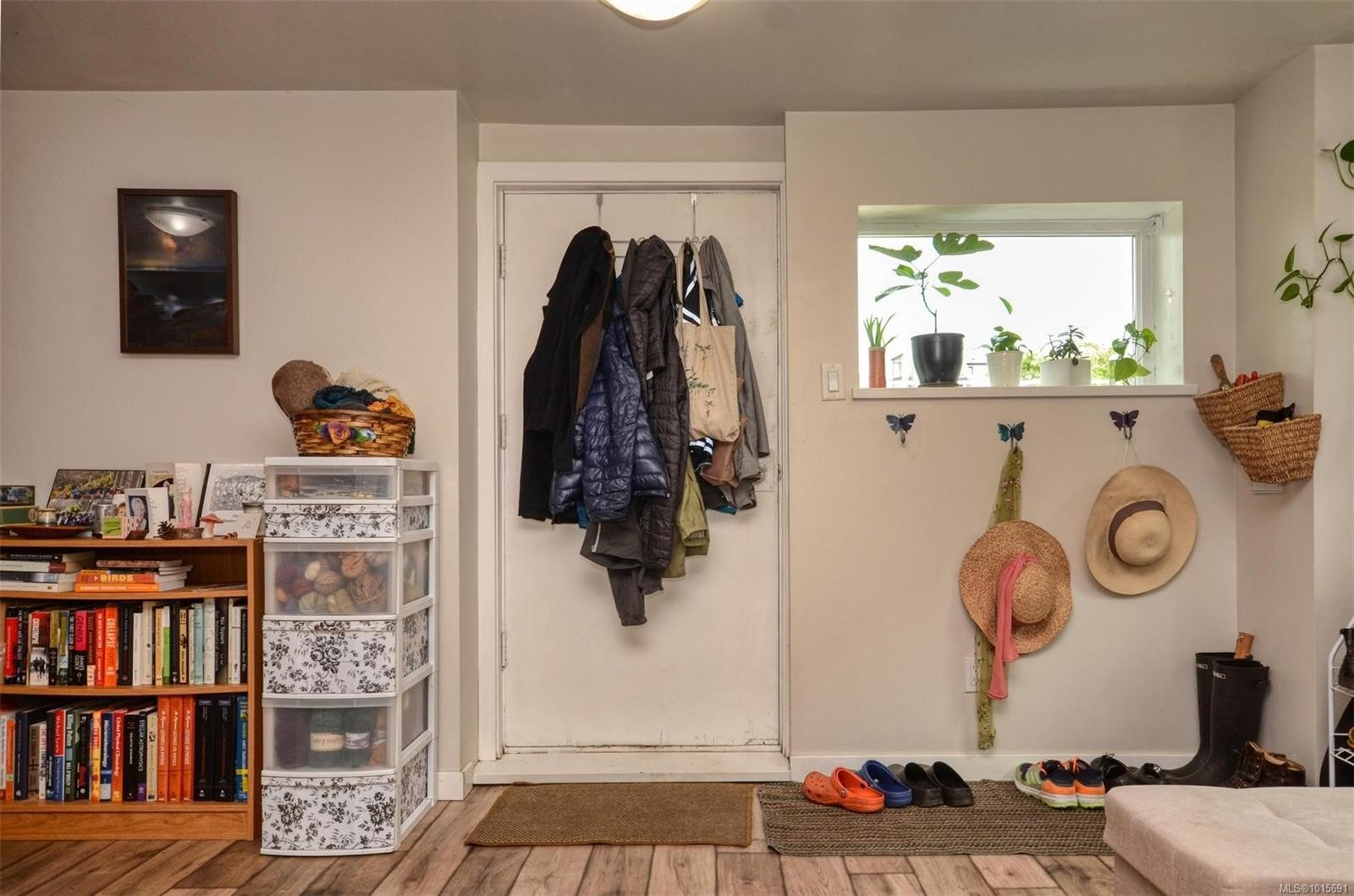 









271


Battleford

Ave,
Saanich,




BC
V8Z 1K7

