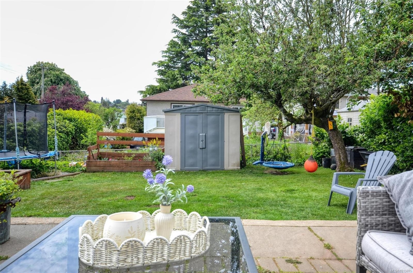 









271


Battleford

Ave,
Saanich,




BC
V8Z 1K7

