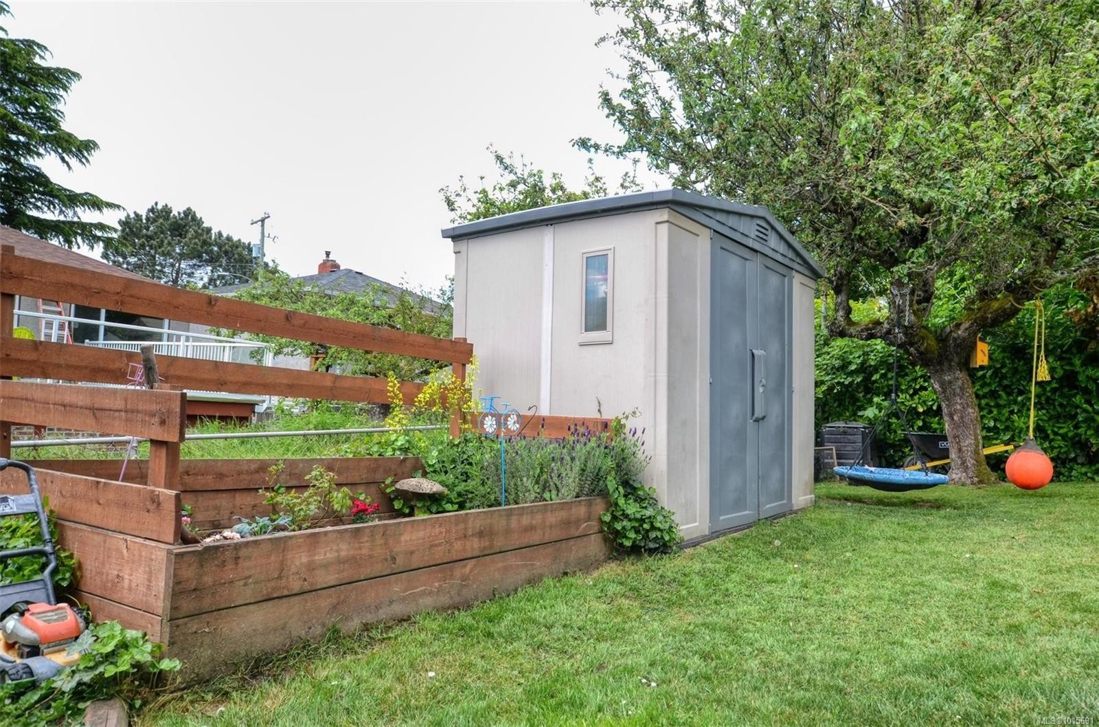 









271


Battleford

Ave,
Saanich,




BC
V8Z 1K7

