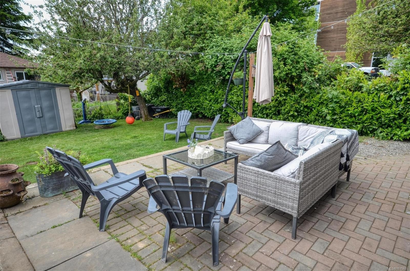









271


Battleford

Ave,
Saanich,




BC
V8Z 1K7

