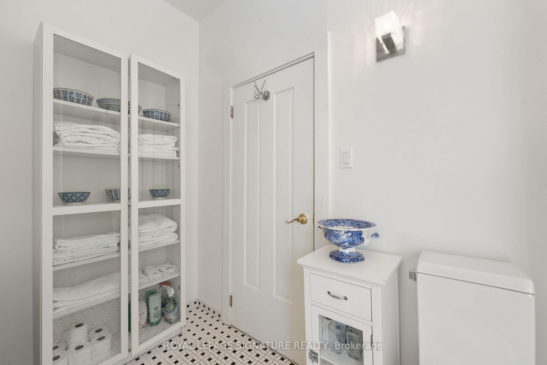 









3804


Main

Street,
Lincoln,




ON
L0R 1S0

