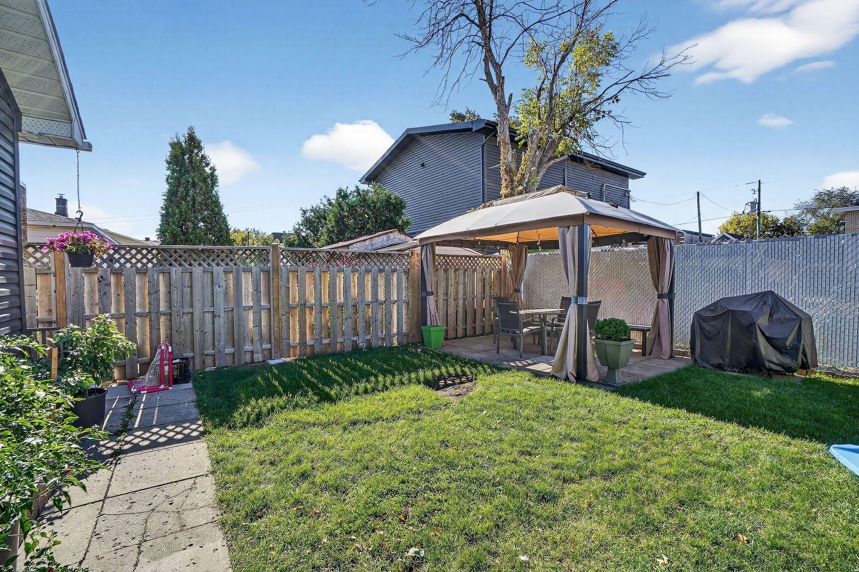 









502


Rue Lahaie

,
Laval (Pont-Viau),




QC
H7G3B9

