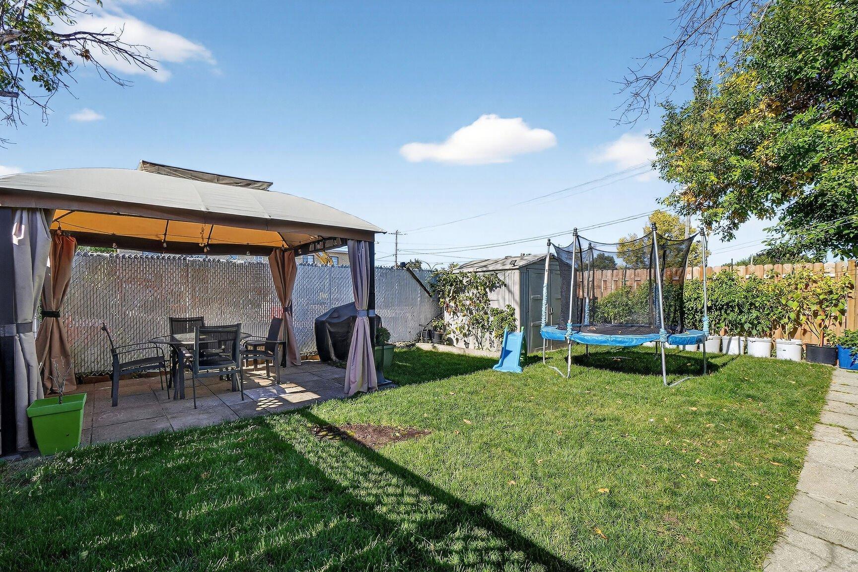 









502


Rue Lahaie

,
Laval (Pont-Viau),




QC
H7G3B9

