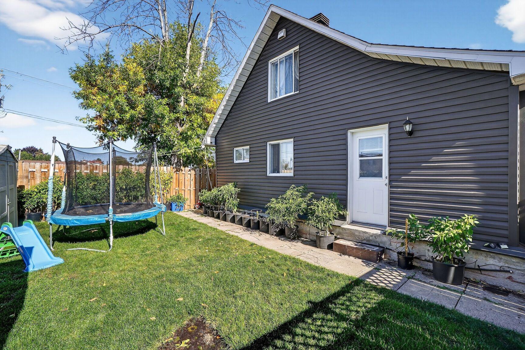 









502


Rue Lahaie

,
Laval (Pont-Viau),




QC
H7G3B9

