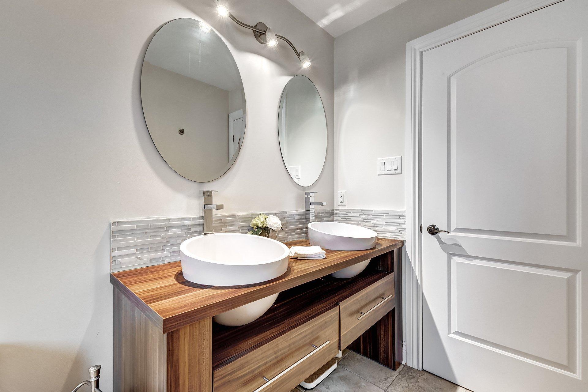 









425


Av. des Crécerelles

,
Beaconsfield,




QC
H9W6H2

