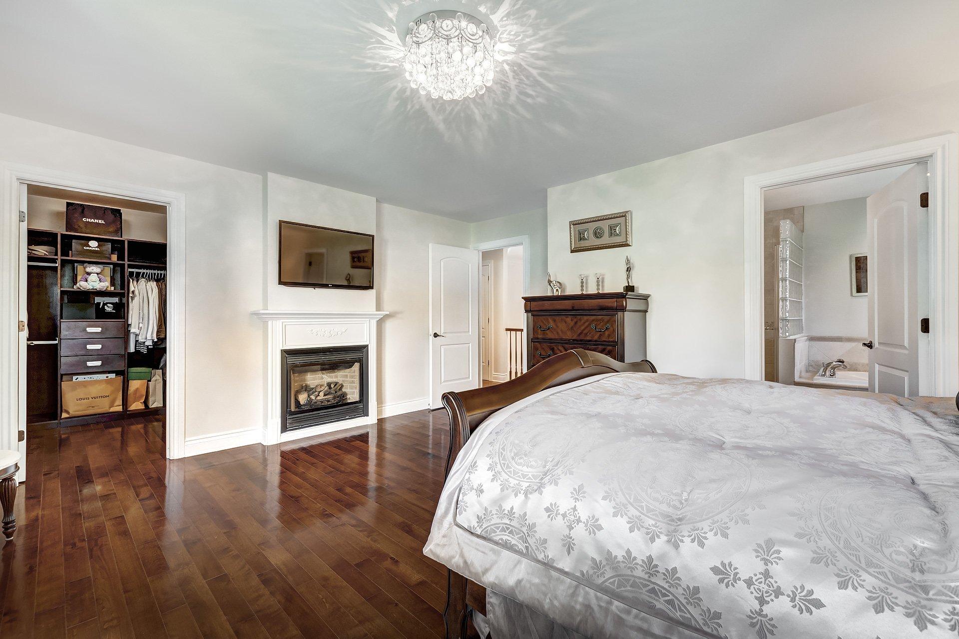 









425


Av. des Crécerelles

,
Beaconsfield,




QC
H9W6H2

