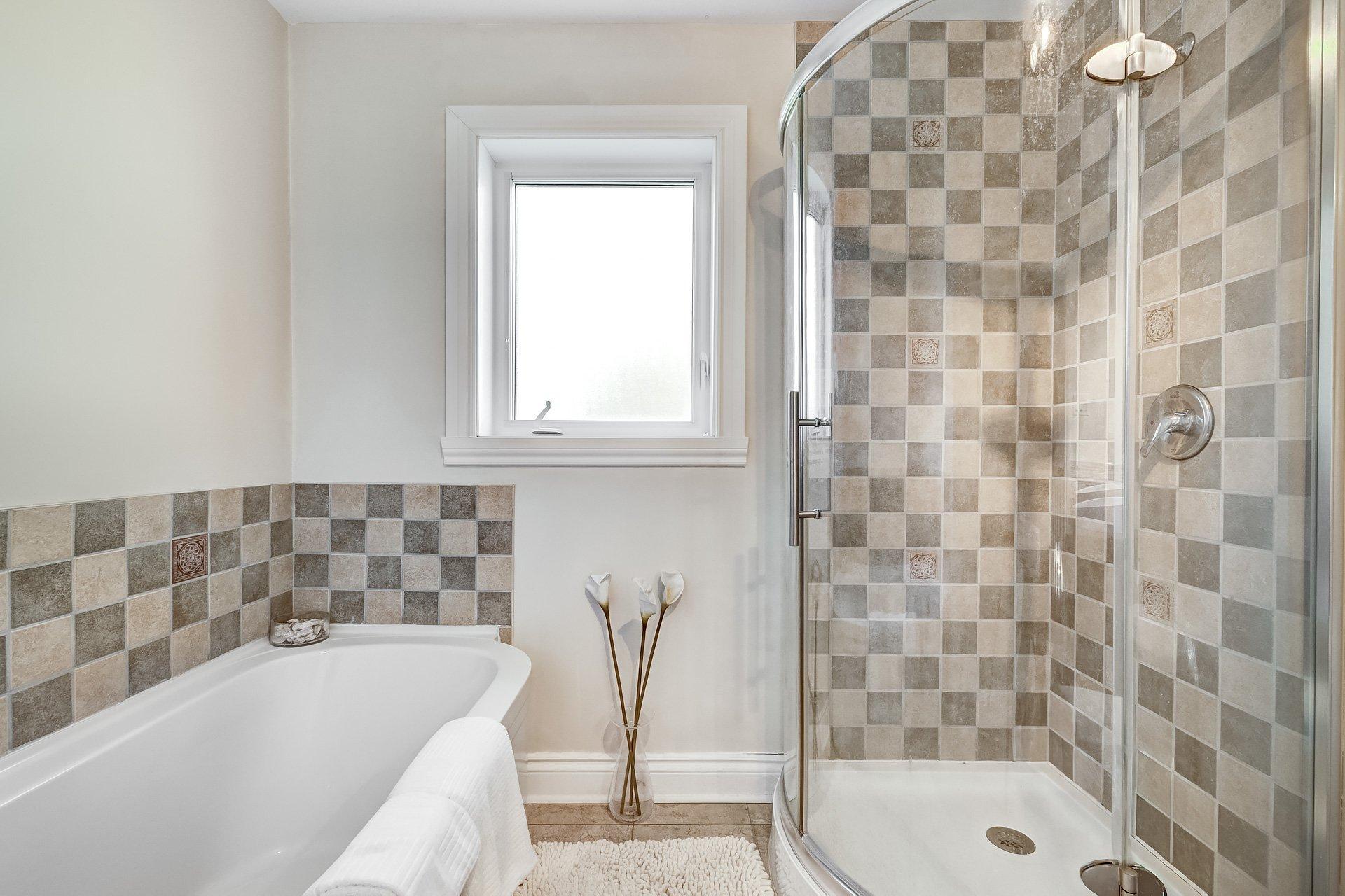 









425


Av. des Crécerelles

,
Beaconsfield,




QC
H9W6H2

