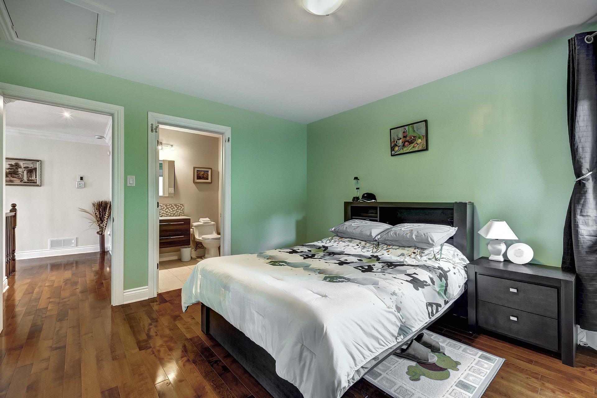 









425


Av. des Crécerelles

,
Beaconsfield,




QC
H9W6H2

