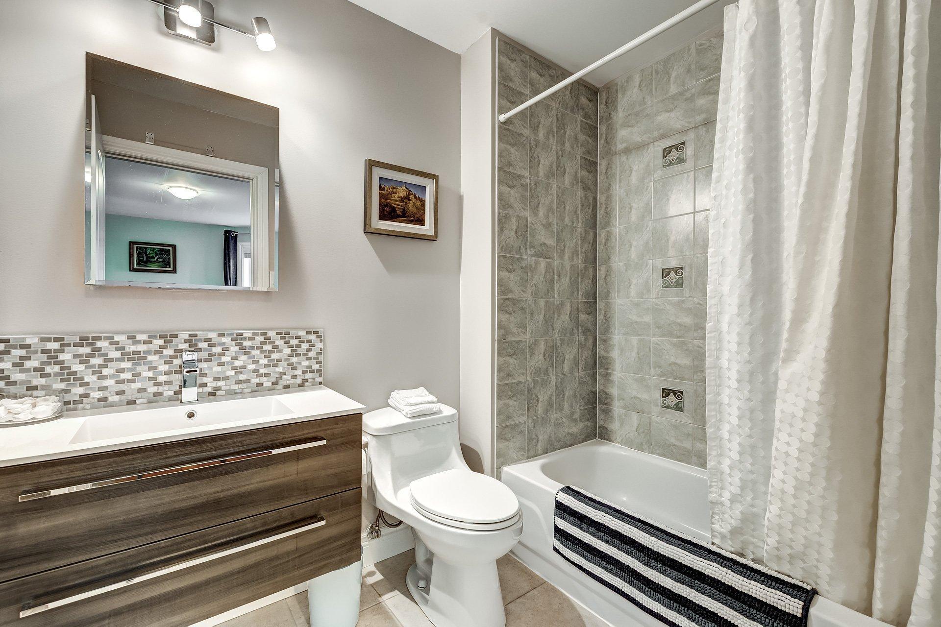 









425


Av. des Crécerelles

,
Beaconsfield,




QC
H9W6H2

