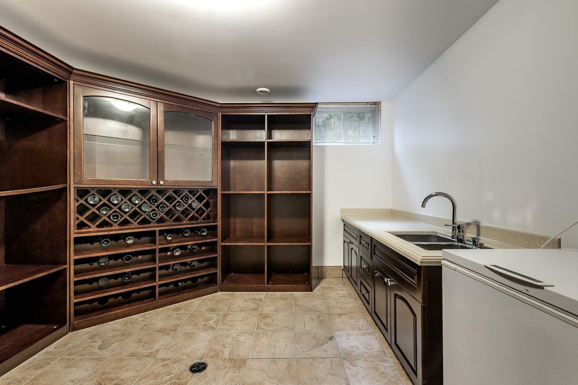 









425


Av. des Crécerelles

,
Beaconsfield,




QC
H9W6H2

