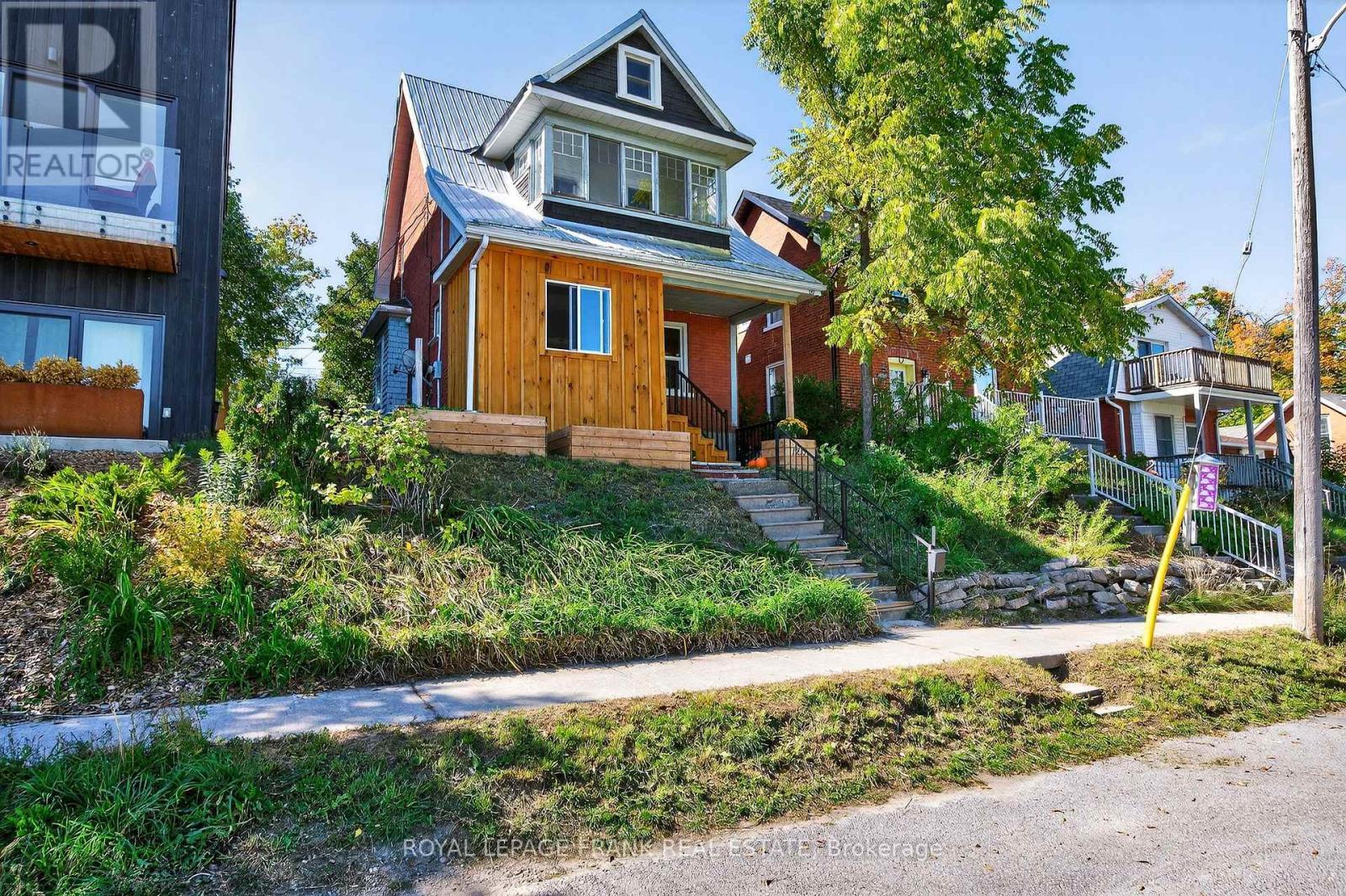 












1217 GRANDVIEW AVENUE

,
Peterborough (Otonabee Ward 1),




Ontario
K9J5P7

