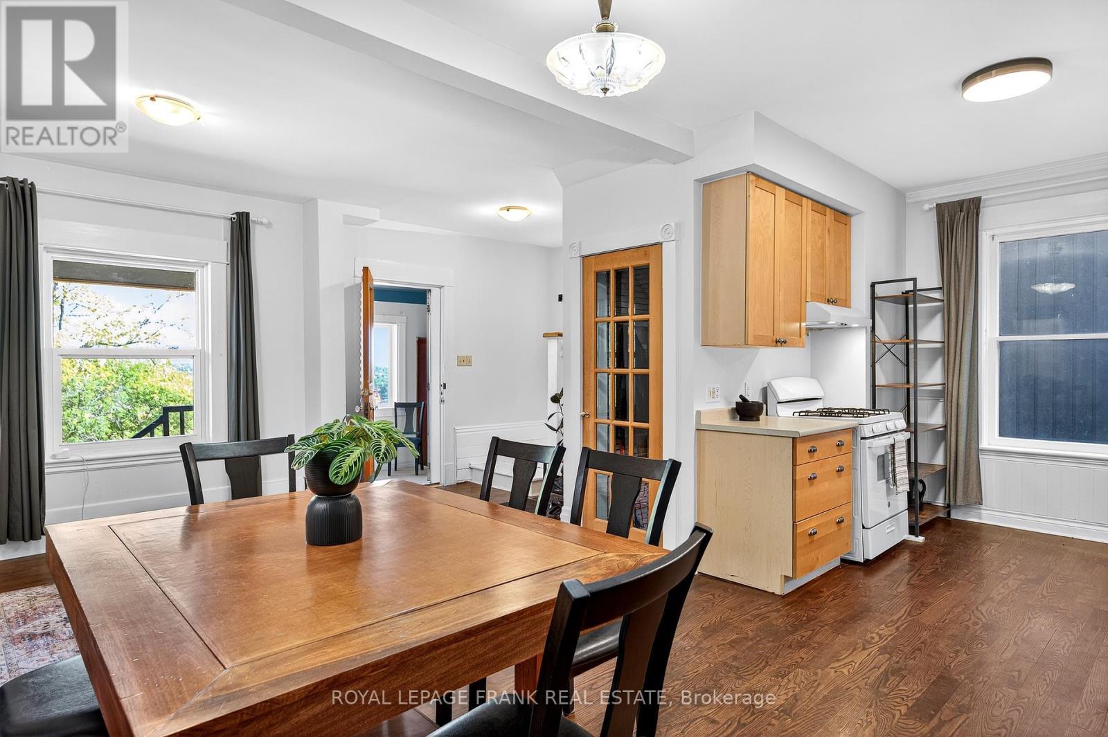 












1217 GRANDVIEW AVENUE

,
Peterborough (Otonabee Ward 1),




Ontario
K9J5P7

