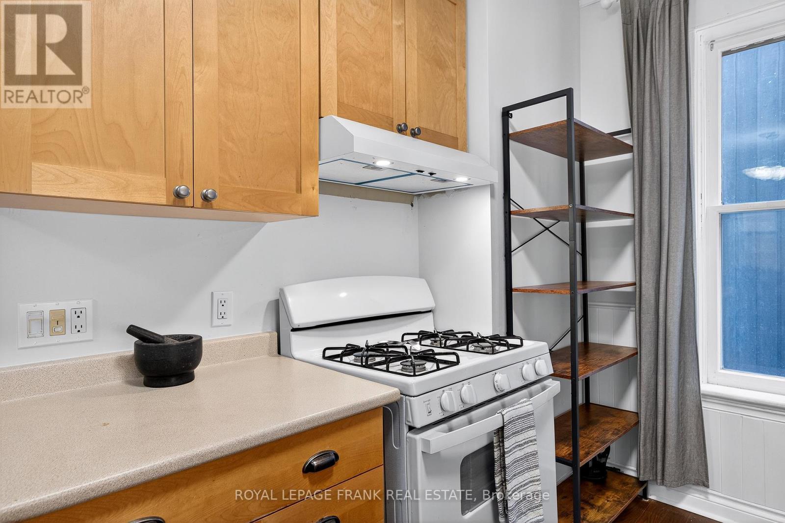 












1217 GRANDVIEW AVENUE

,
Peterborough (Otonabee Ward 1),




Ontario
K9J5P7

