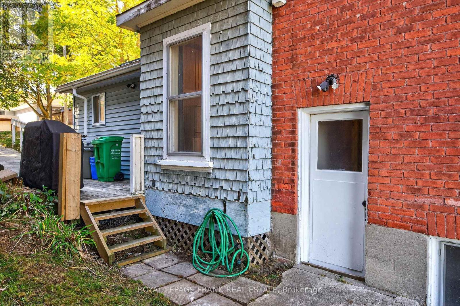












1217 GRANDVIEW AVENUE

,
Peterborough (Otonabee Ward 1),




Ontario
K9J5P7

