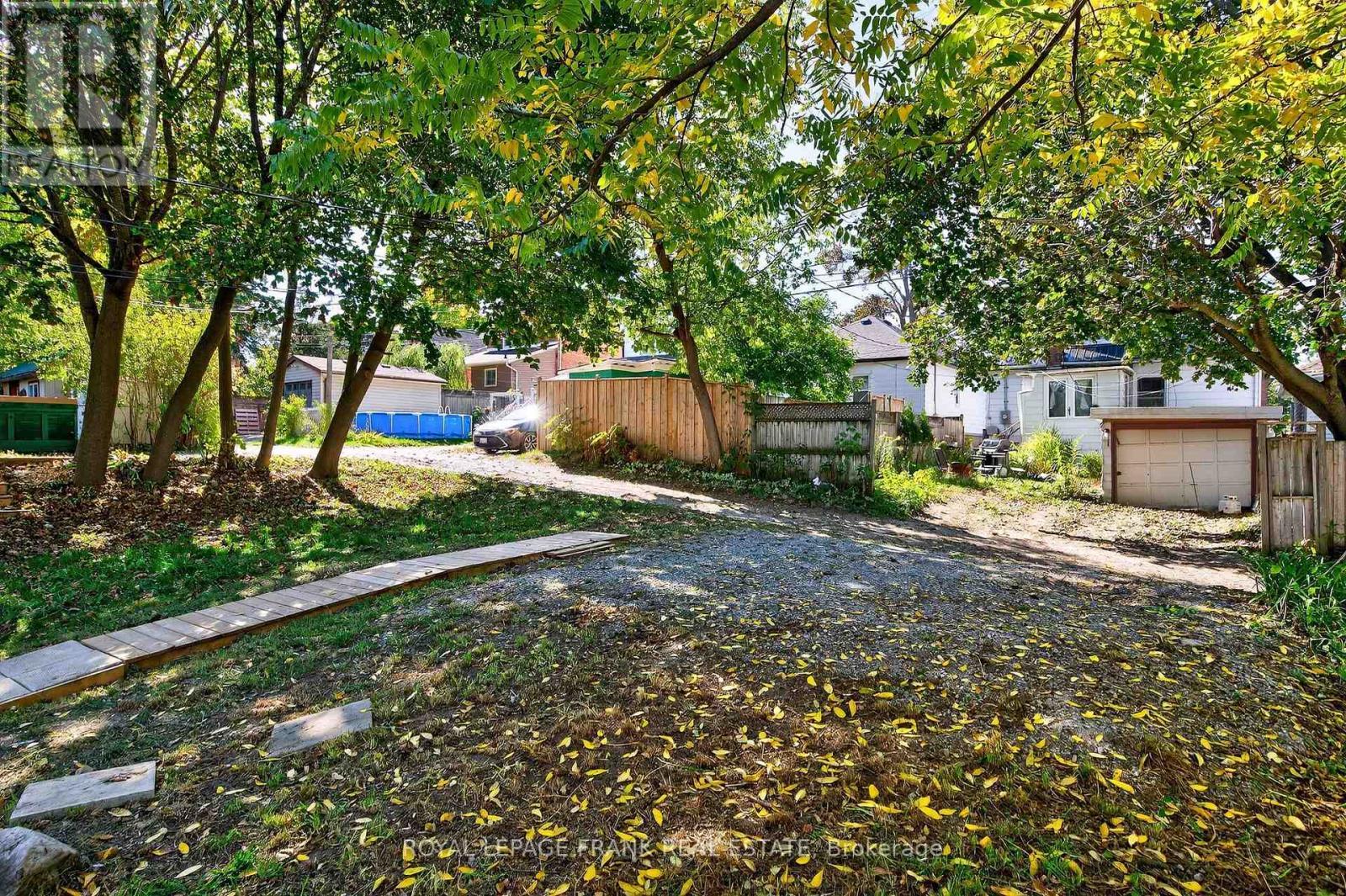 












1217 GRANDVIEW AVENUE

,
Peterborough (Otonabee Ward 1),




Ontario
K9J5P7

