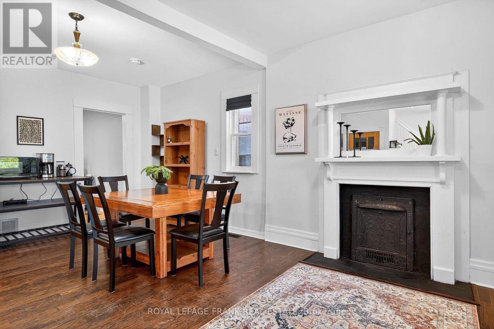 












1217 GRANDVIEW AVENUE

,
Peterborough (Otonabee Ward 1),




Ontario
K9J5P7


