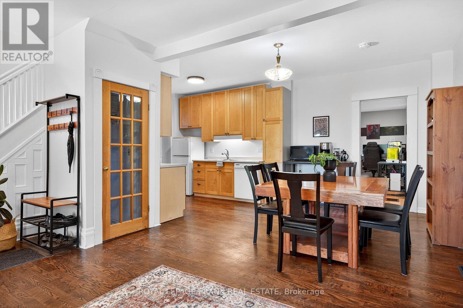 












1217 GRANDVIEW AVENUE

,
Peterborough (Otonabee Ward 1),




Ontario
K9J5P7

