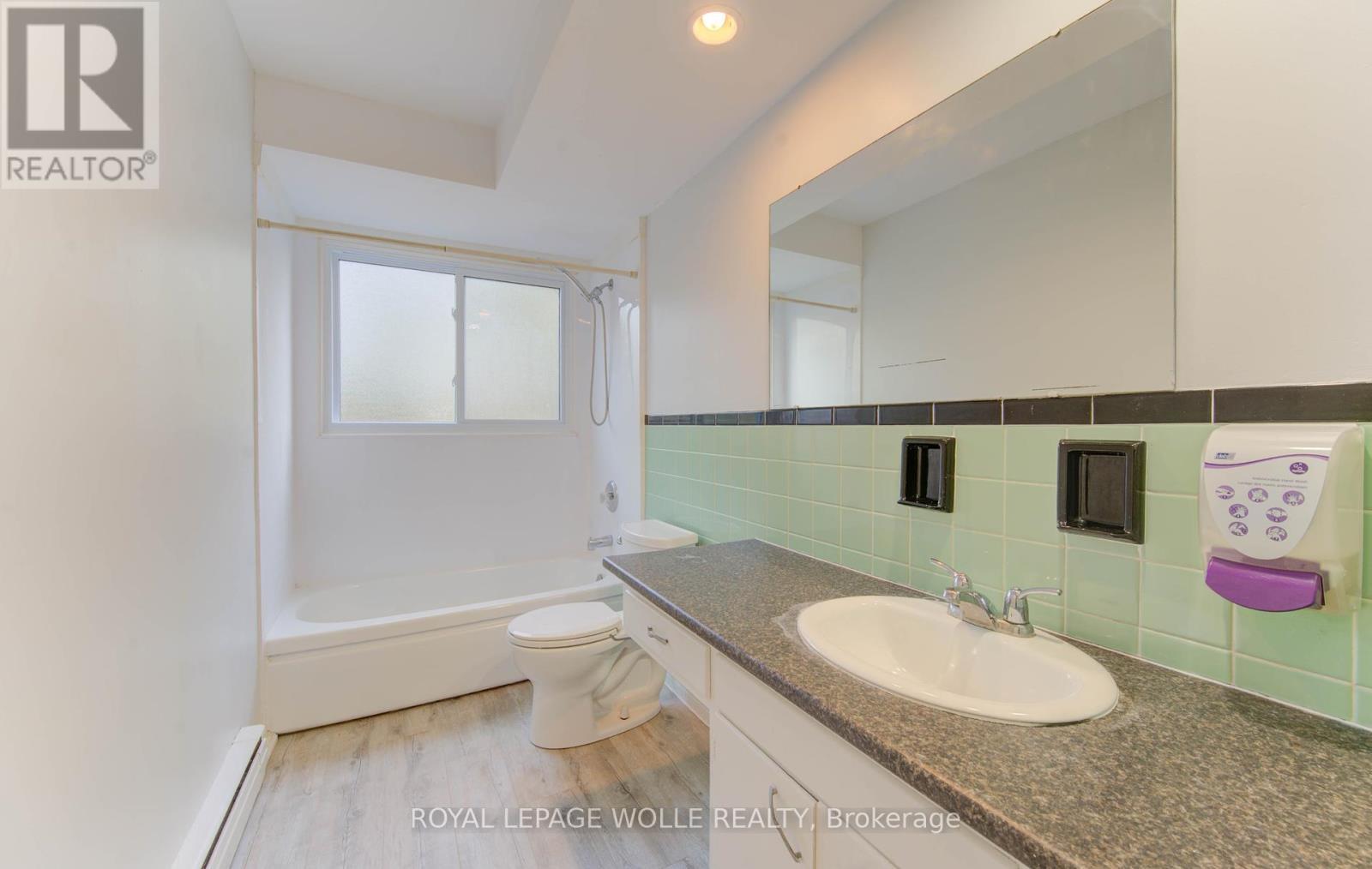 












50 GORDON AVENUE

,
Kitchener,




Ontario
N2H1N8

