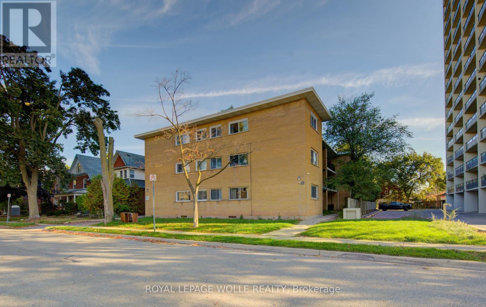 












50 GORDON AVENUE

,
Kitchener,




Ontario
N2H1N8

