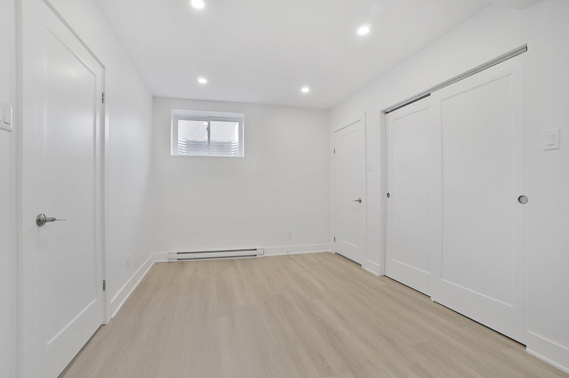 









17160


Boul. Gouin O.

,
Montréal (Pierrefonds-Roxboro),




QC
H9J1A3

