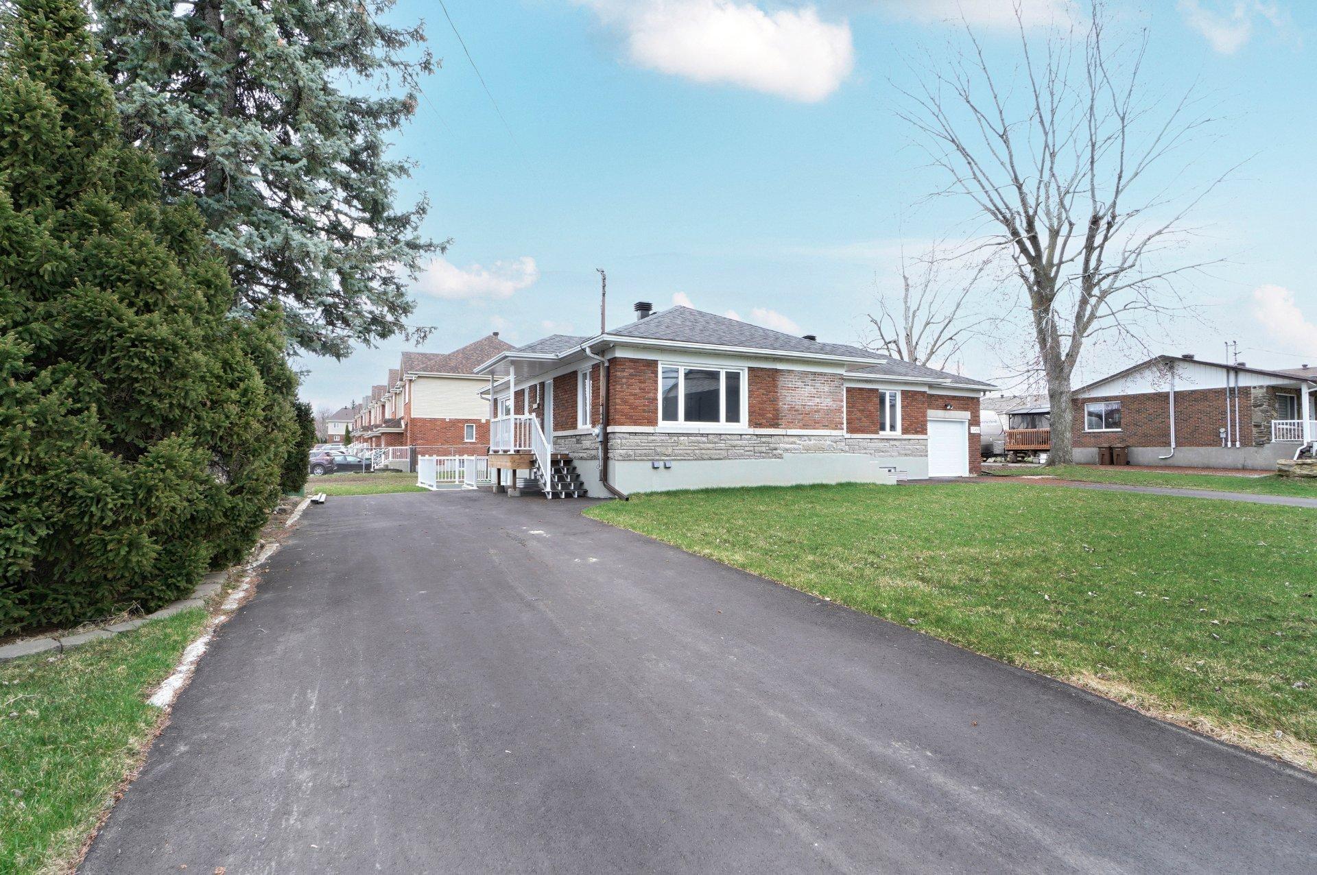 









17160


Boul. Gouin O.

,
Montréal (Pierrefonds-Roxboro),




QC
H9J1A3

