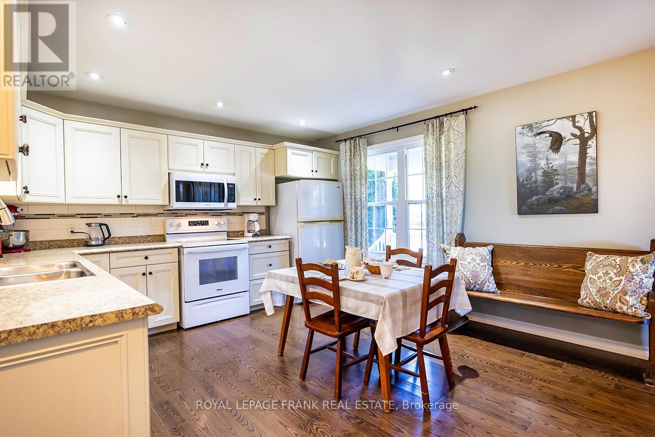 












19826 HIGHWAY 12 HIGHWAY

,
Scugog,




Ontario
L0C1B0

