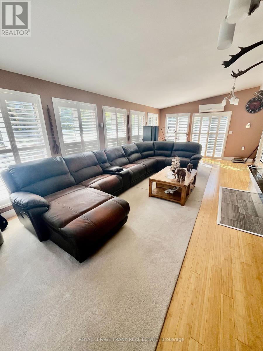 












15359 LITTLE LAKE ROAD

,
Brighton,




Ontario
K0K1H0

