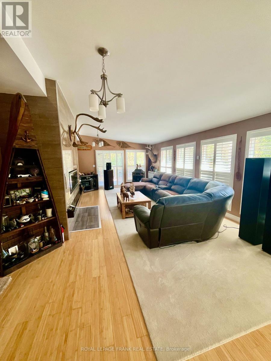 












15359 LITTLE LAKE ROAD

,
Brighton,




Ontario
K0K1H0

