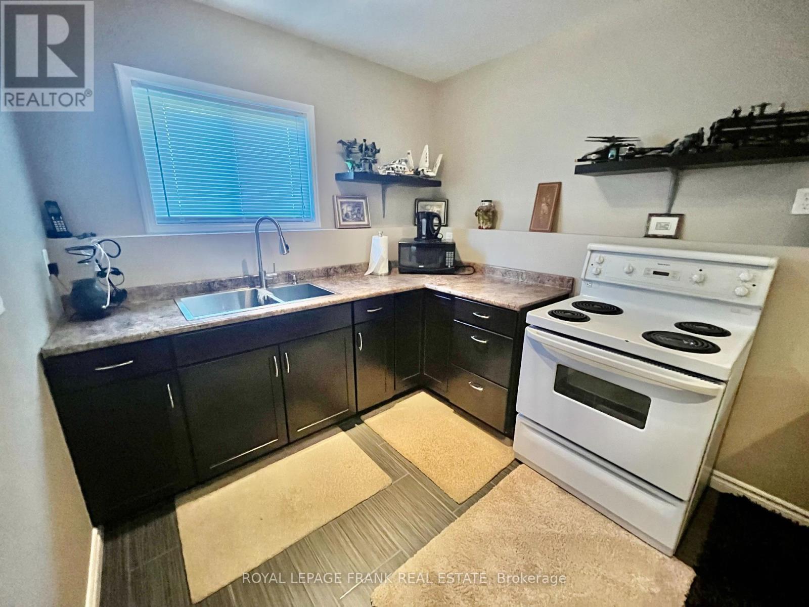 












15359 LITTLE LAKE ROAD

,
Brighton,




Ontario
K0K1H0

