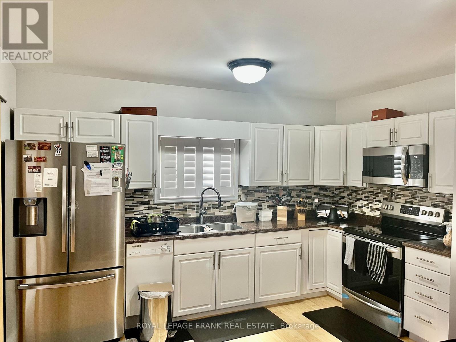












15359 LITTLE LAKE ROAD

,
Brighton,




Ontario
K0K1H0

