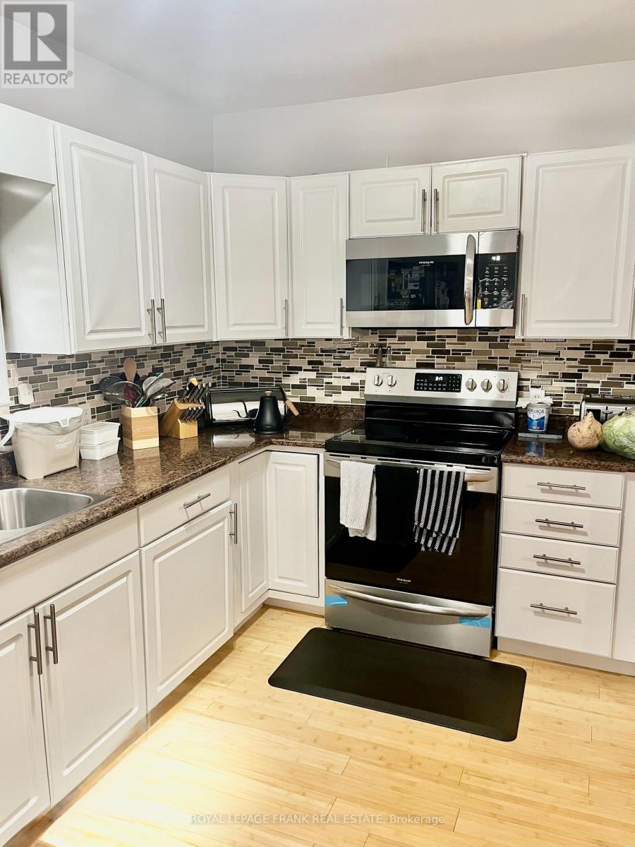 












15359 LITTLE LAKE ROAD

,
Brighton,




Ontario
K0K1H0

