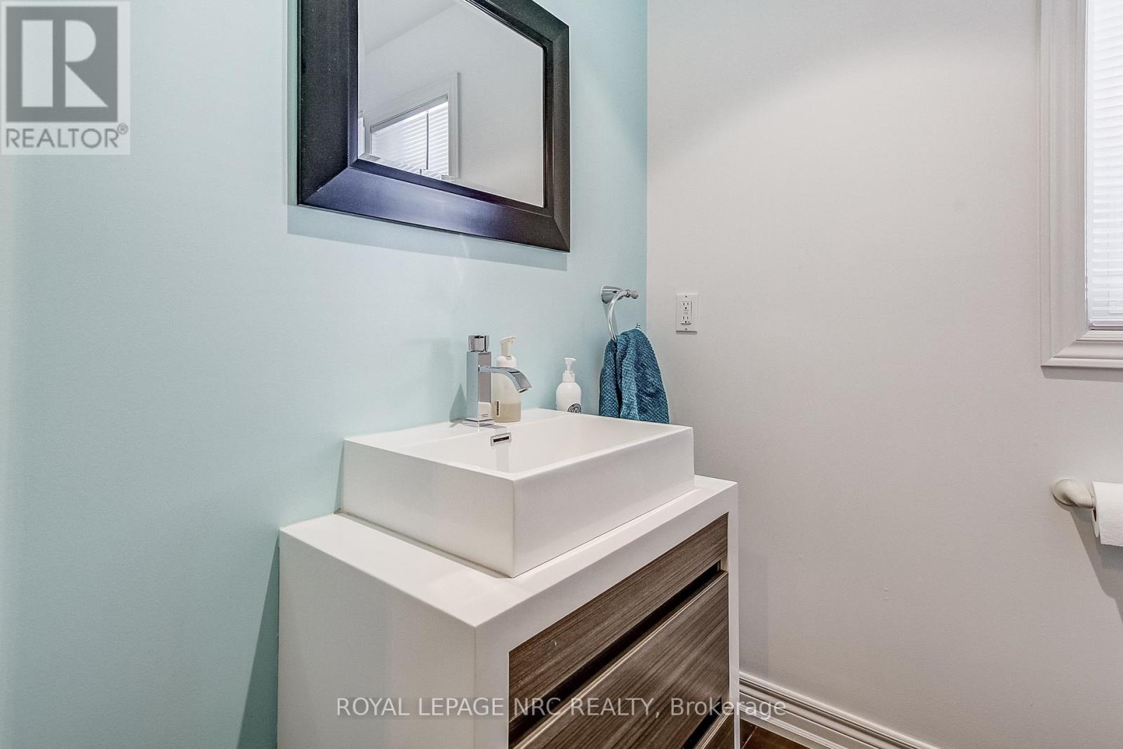 












330 GATE STREET

,
Niagara-on-the-Lake (Town),




Ontario
L0S1J0

