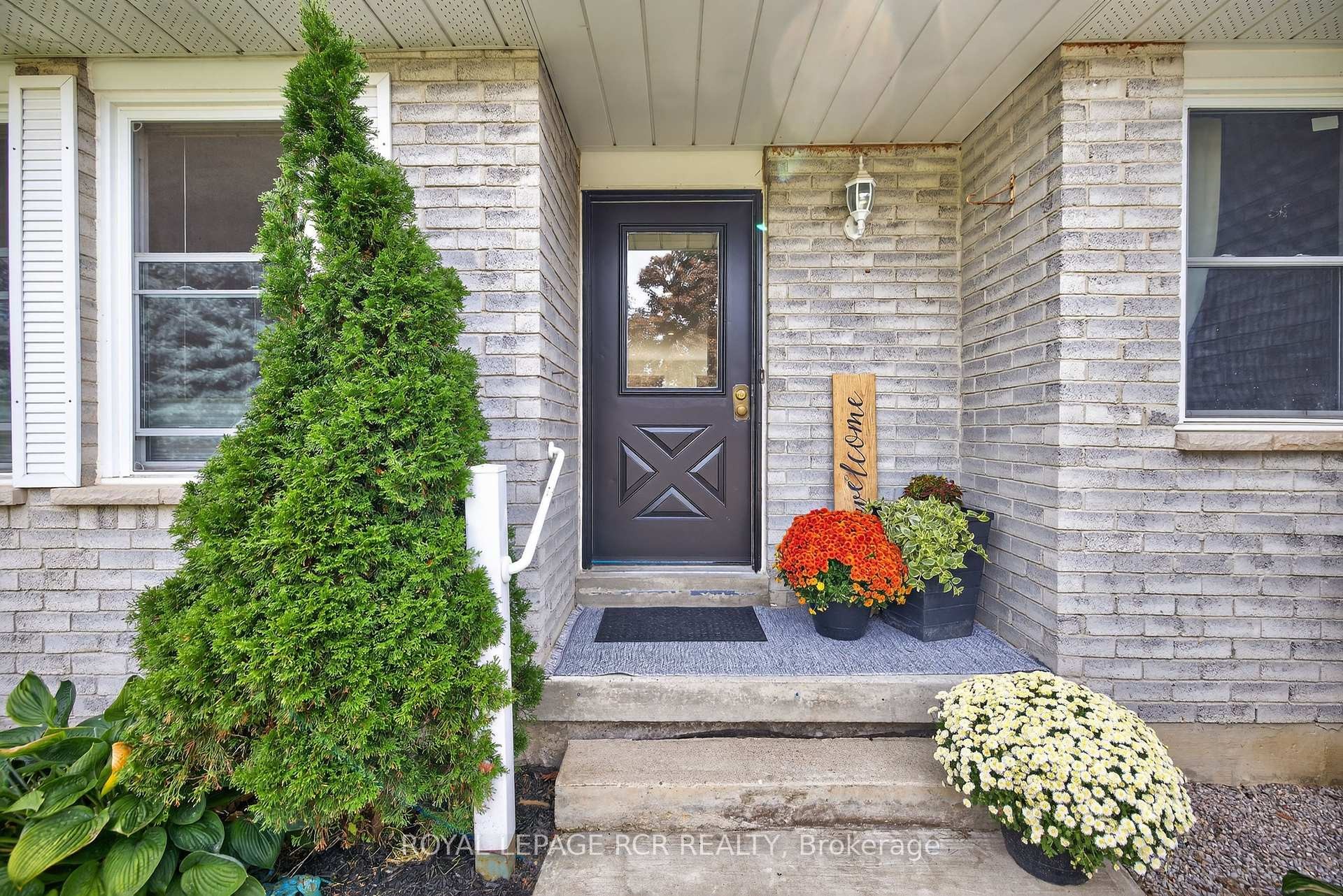 









33


Summerhill

Road,
East Gwillimbury,




ON
L9N 1C6

