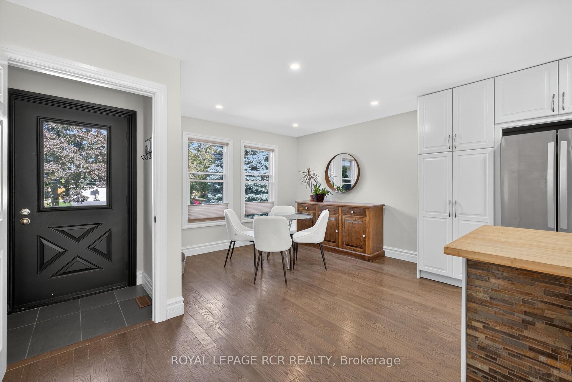 









33


Summerhill

Road,
East Gwillimbury,




ON
L9N 1C6

